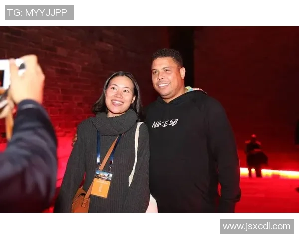 全球足球明星夫人排名及精彩图片展示让你一睹风采 全球足球明星夫人排名及精彩图片展示让你一睹风采