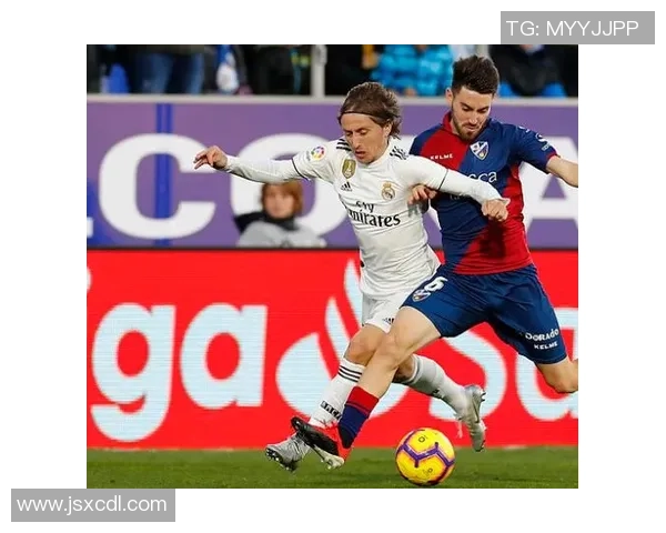 梦幻足球传球技巧揭秘助你在赛场上如鱼得水提升团队配合与个人能力