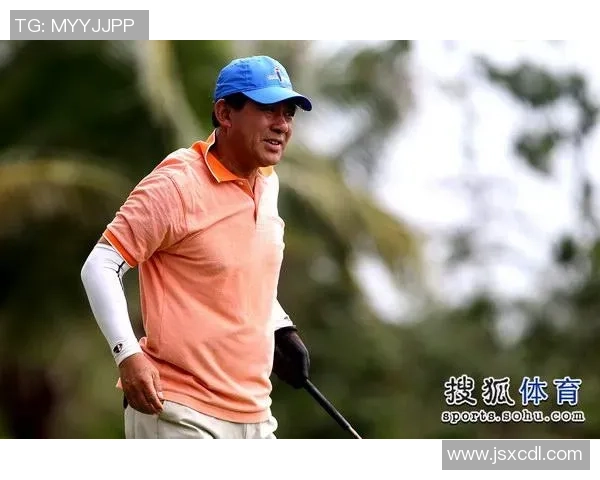 足球小粉的成长之路：从小白到球场明星的励志故事